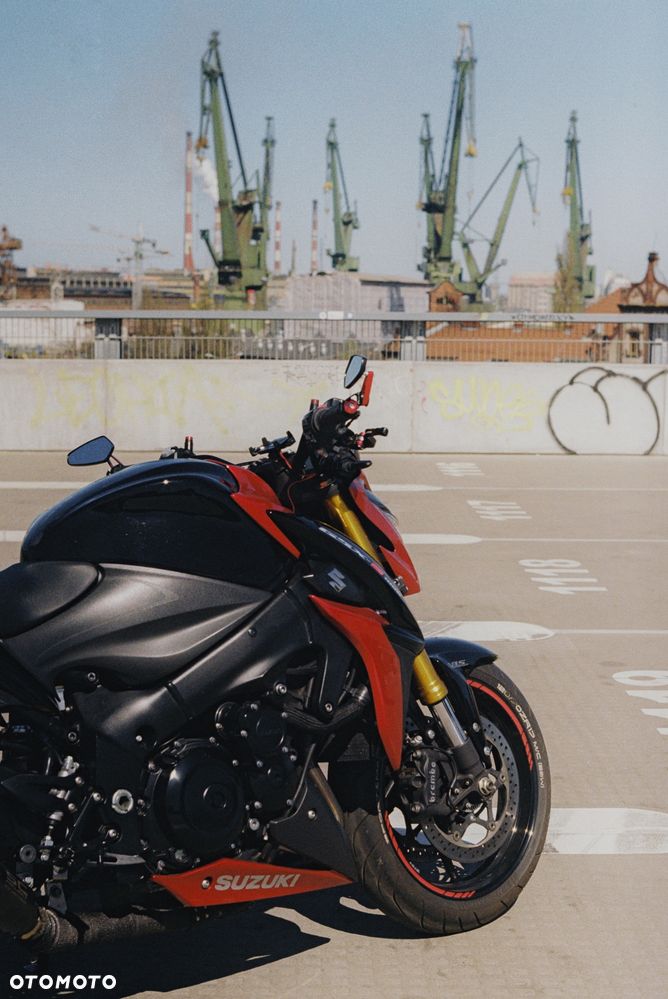 Suzuki GSX 1000 - 23