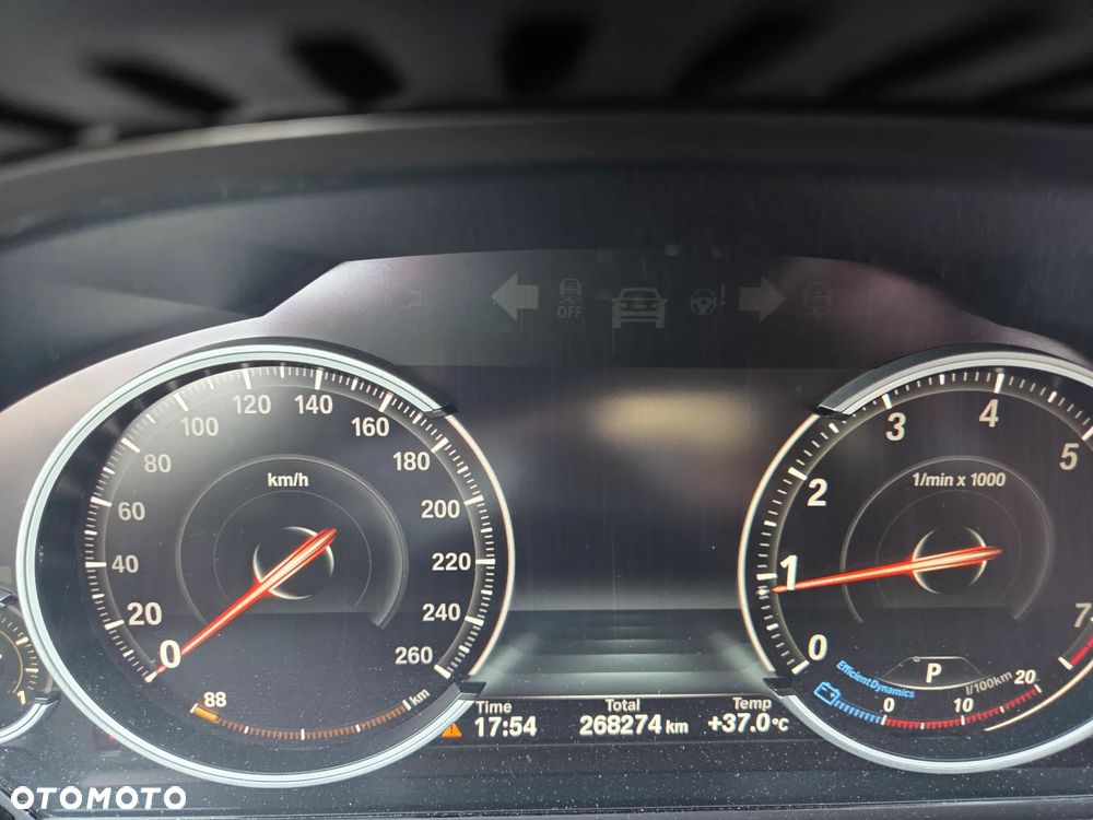 BMW Seria 5 520i Sport-Aut - 14