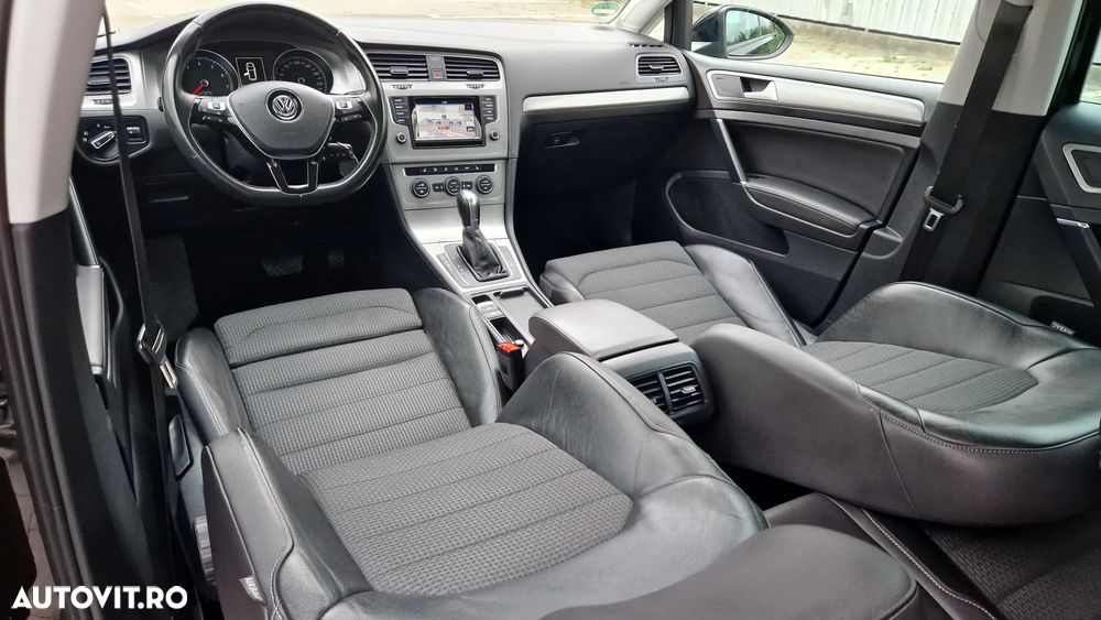 Volkswagen Golf - 17