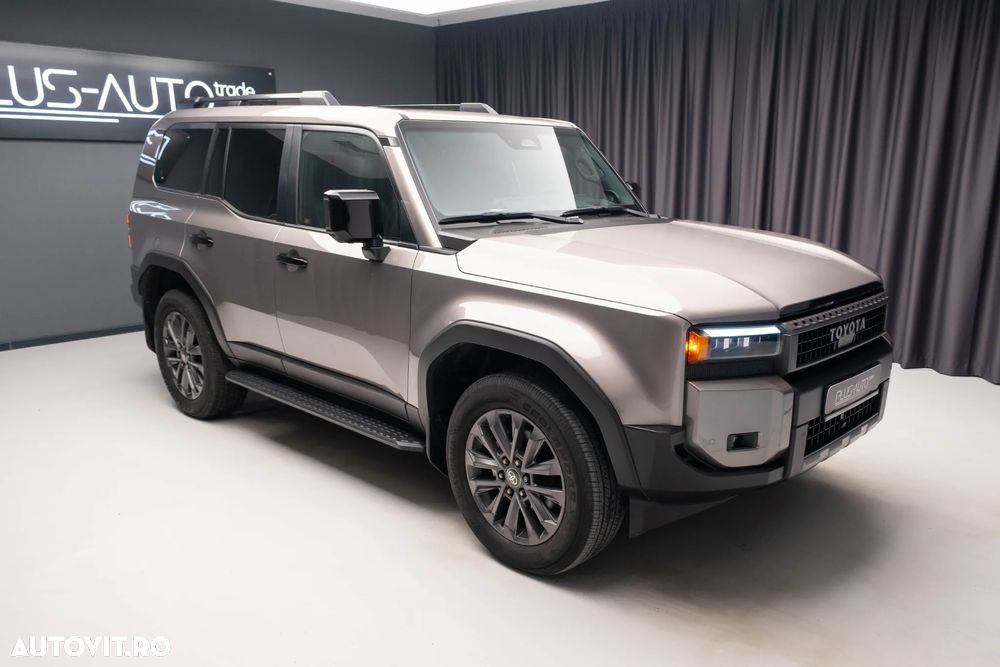 Toyota Land Cruiser - 1