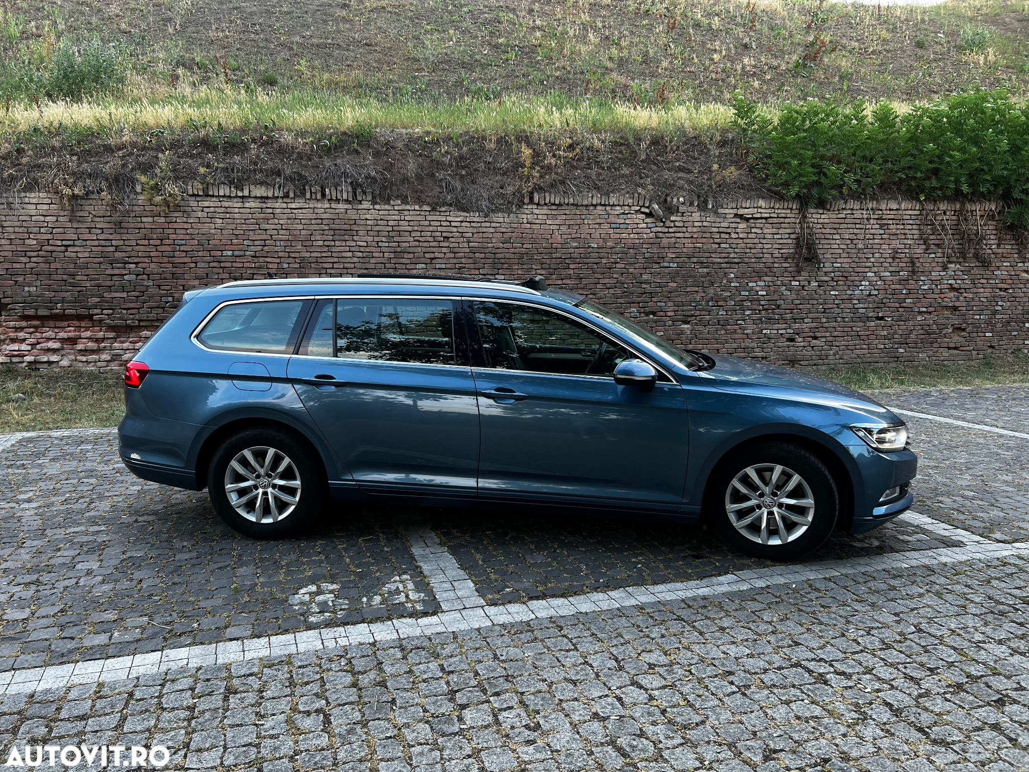 Volkswagen Passat Variant 2.0 TDI DSG Comfortline - 34