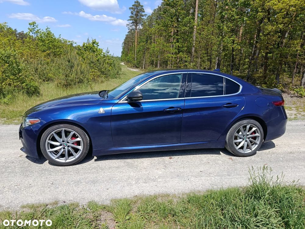Alfa Romeo Giulia - 5