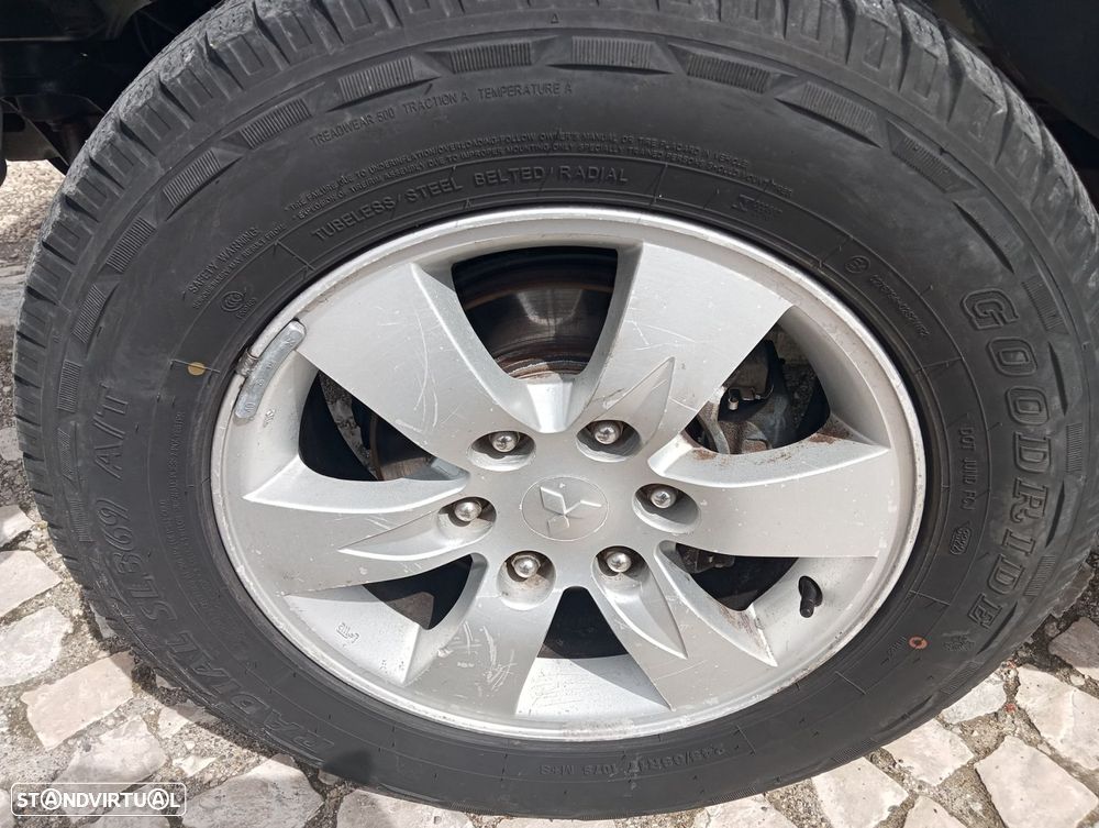 Mitsubishi L200 2.5 DI-D CD Invite AC 4WD - 5