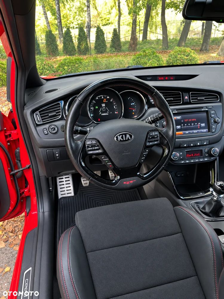 Kia Ceed - 10