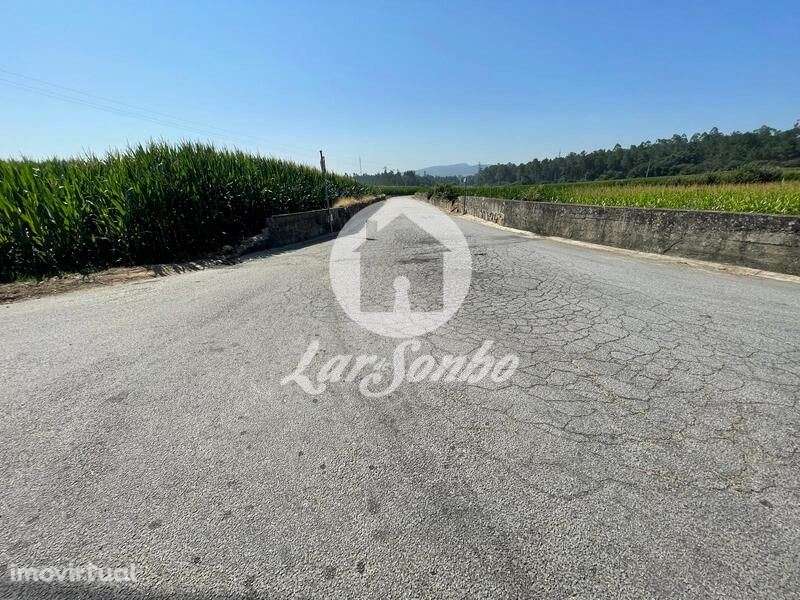 Terreno para moradia com 9.748m2 e 90m de frente em Parada, Vila do... - Grande imagem: 5/5