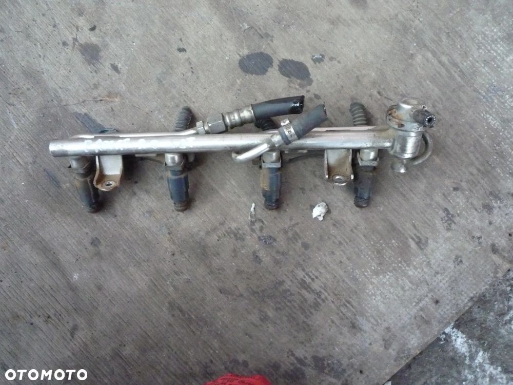 VW PASSAT B5 LIFT 1.8T LISTWA WTRYSKOWA - 2