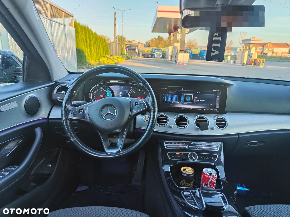 Mercedes-Benz Klasa E 220 d 4-Matic 9G-TRONIC - 12