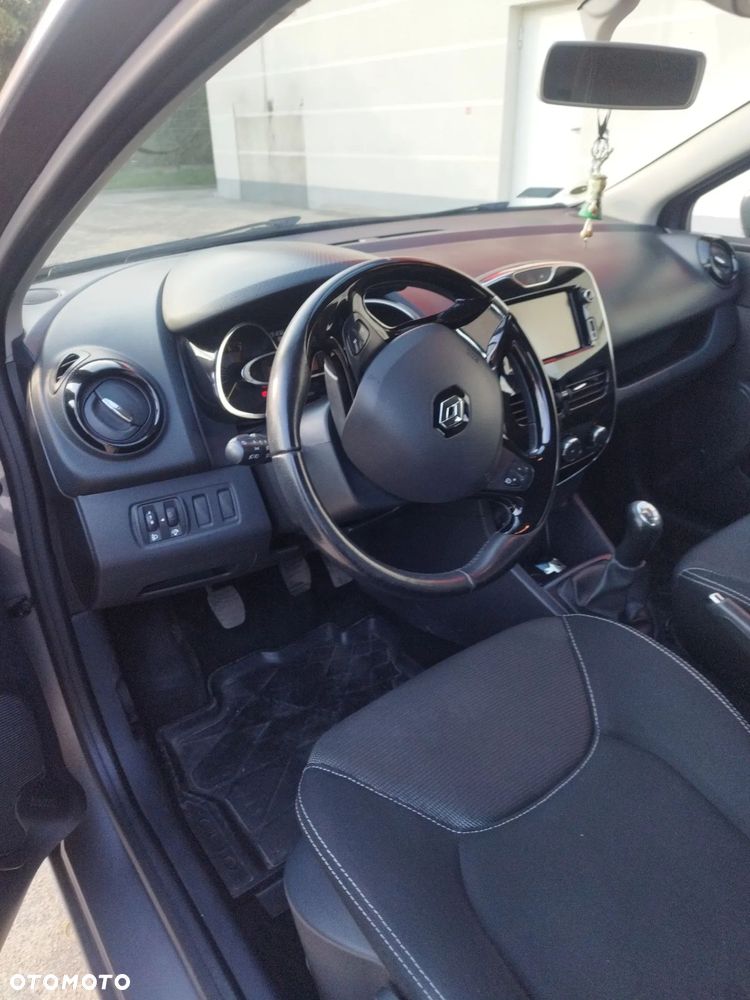 Renault Clio 1.2 16V 75 Experience - 13