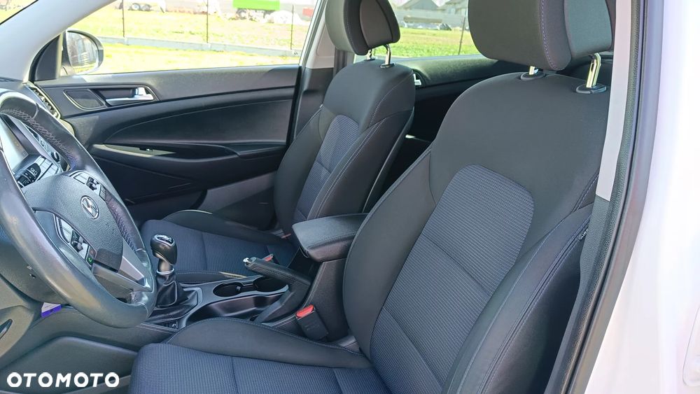 Hyundai Tucson 1.7 CRDI BlueDrive Style 2WD - 20