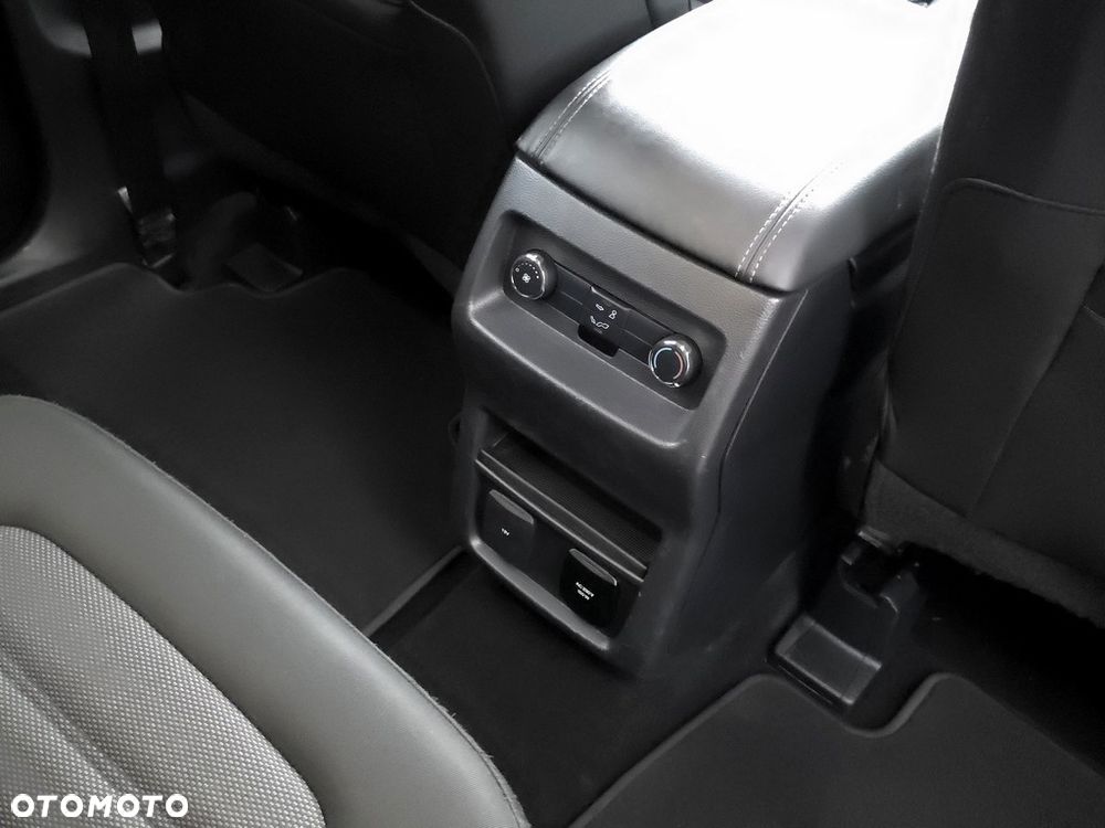 Ford Galaxy 2.0 EcoBlue Titanium - 22
