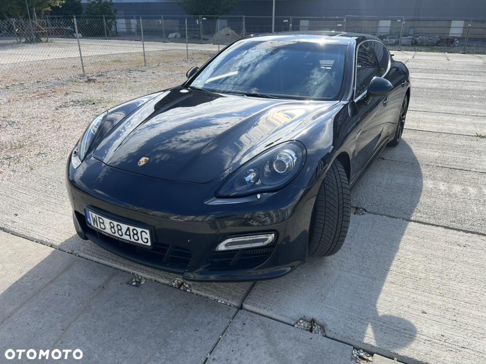 Porsche Panamera - 4