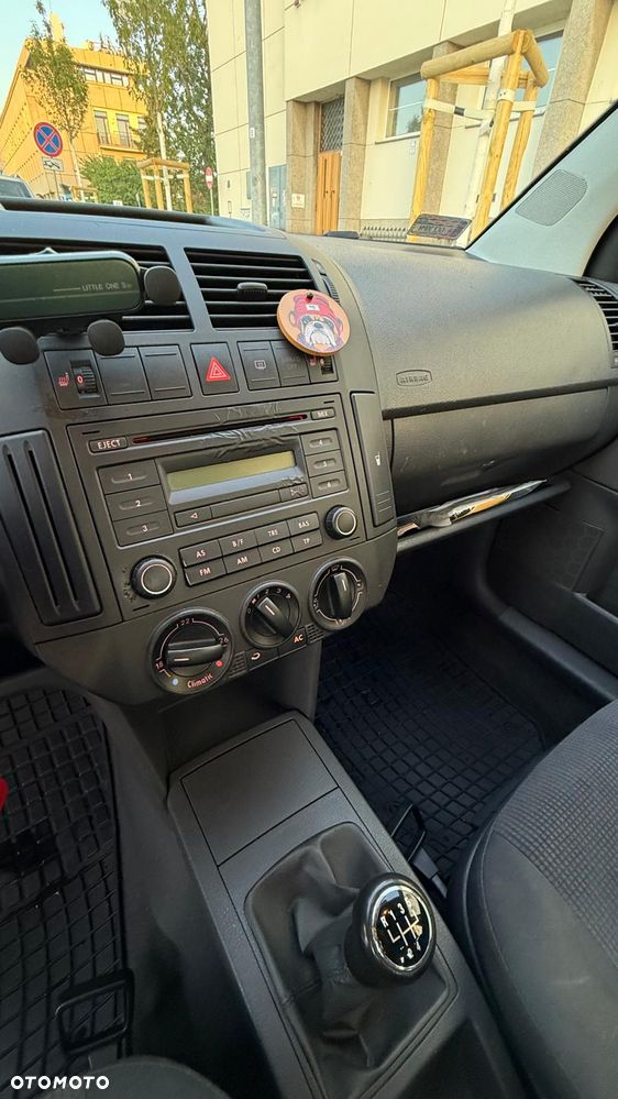 Volkswagen Polo 1.4 16V Comfortline - 8