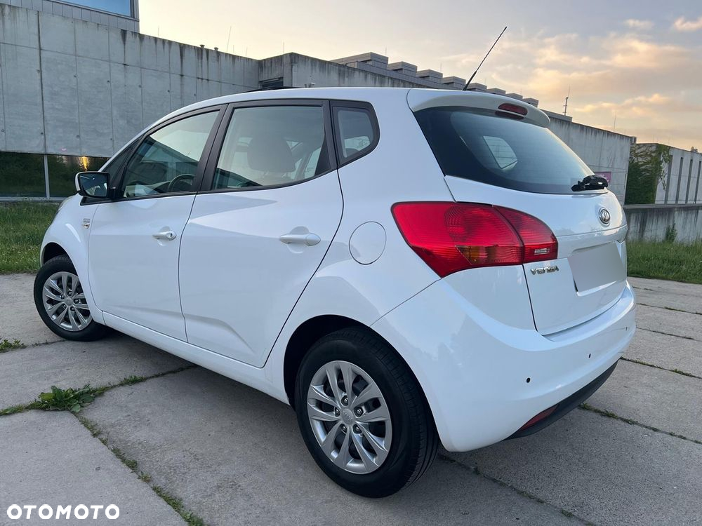 Kia Venga 1.4 CVVT Business Line - 26