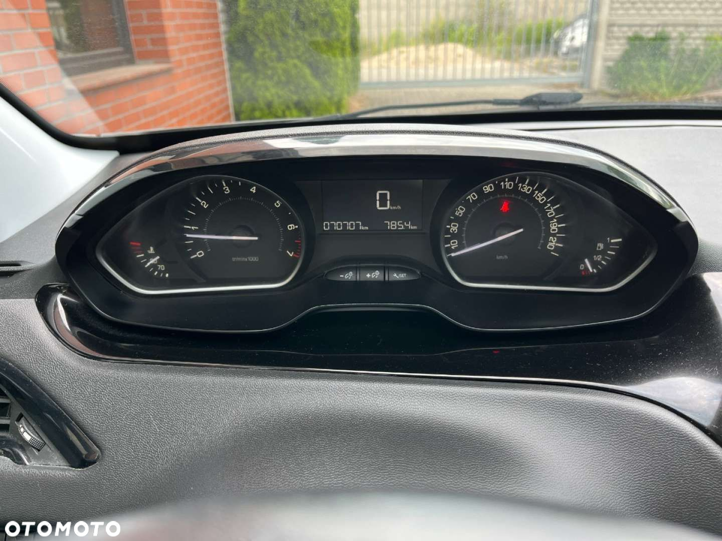 Peugeot 208 PureTech 82 Stop & Start Signature - 9
