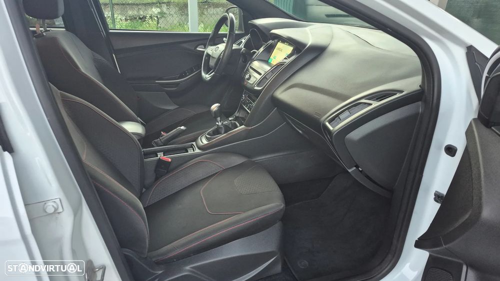 Ford Focus 1.0 SCTi ST-Line - 12