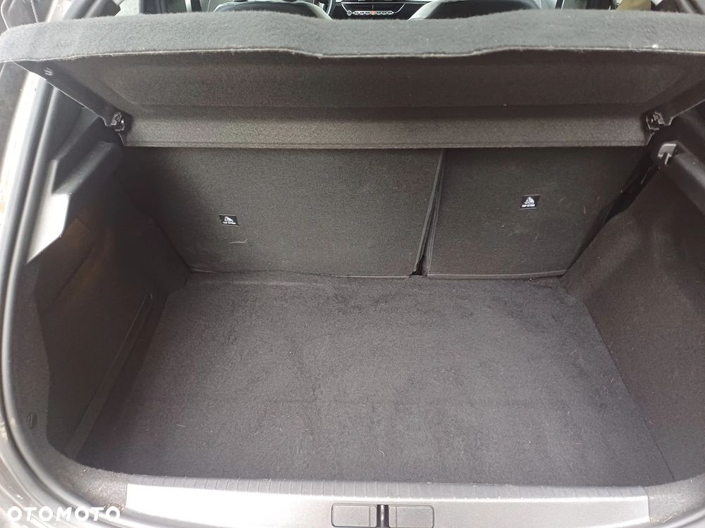 Peugeot 208 PureTech 100 EAT8 Allure - 14