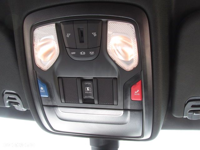 RAM 1500 Crew Cab Shortbed Bighorn - 28