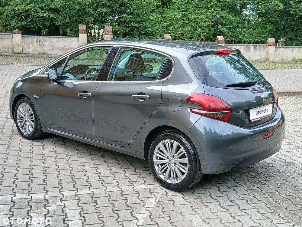 Peugeot 208 - 25
