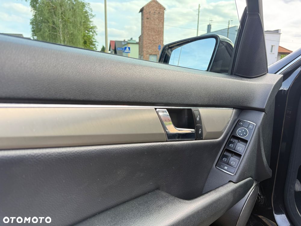 Mercedes-Benz Klasa C 200 CDI DPF Automatik BlueEFFICIENCY SPORT EDITION - 20