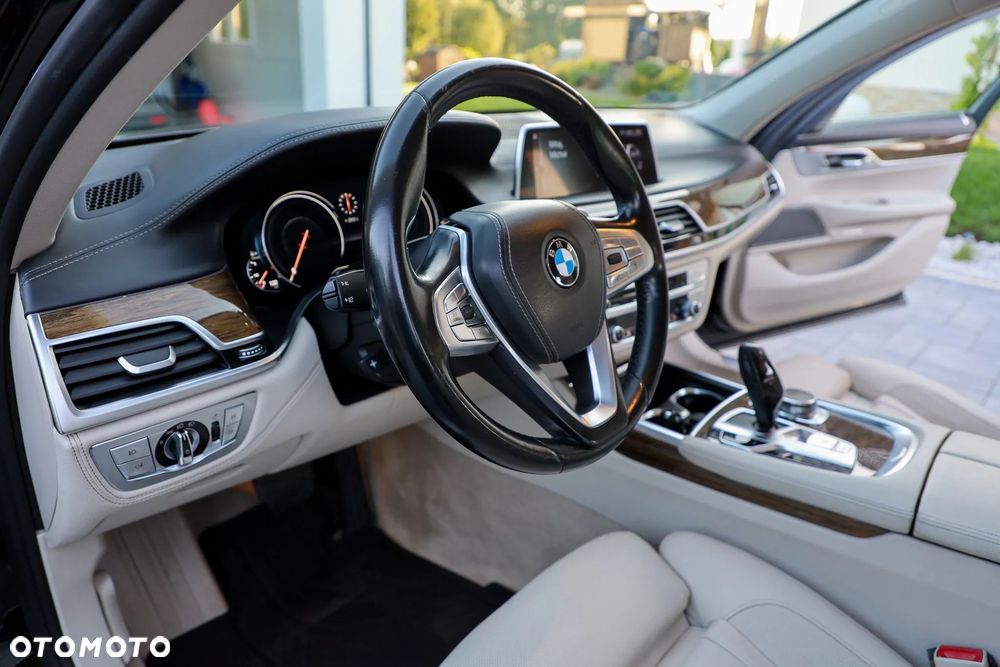 BMW Seria 7 730d xDrive - 17