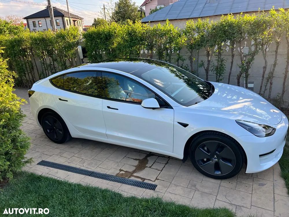 Tesla Model 3 Long Range - 3