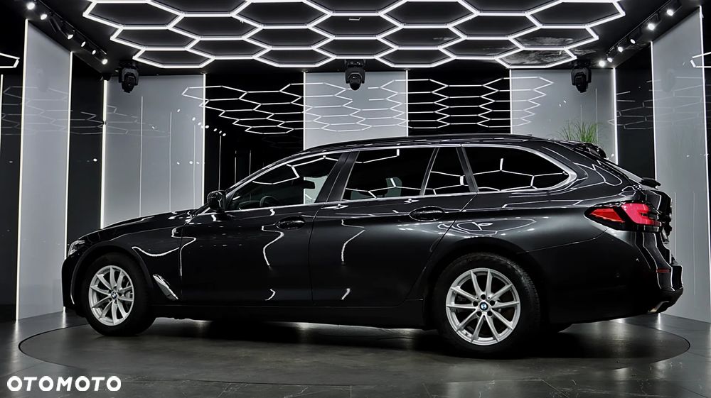 BMW Seria 5 530d Touring Luxury Line - 4