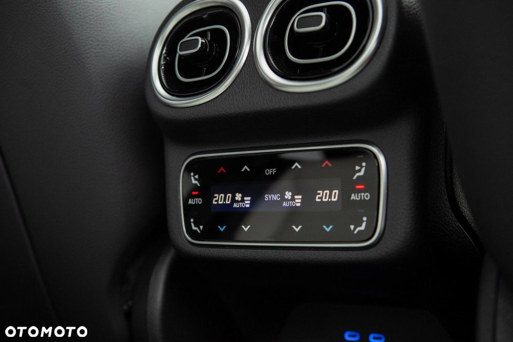 Mercedes-Benz GLC - 33