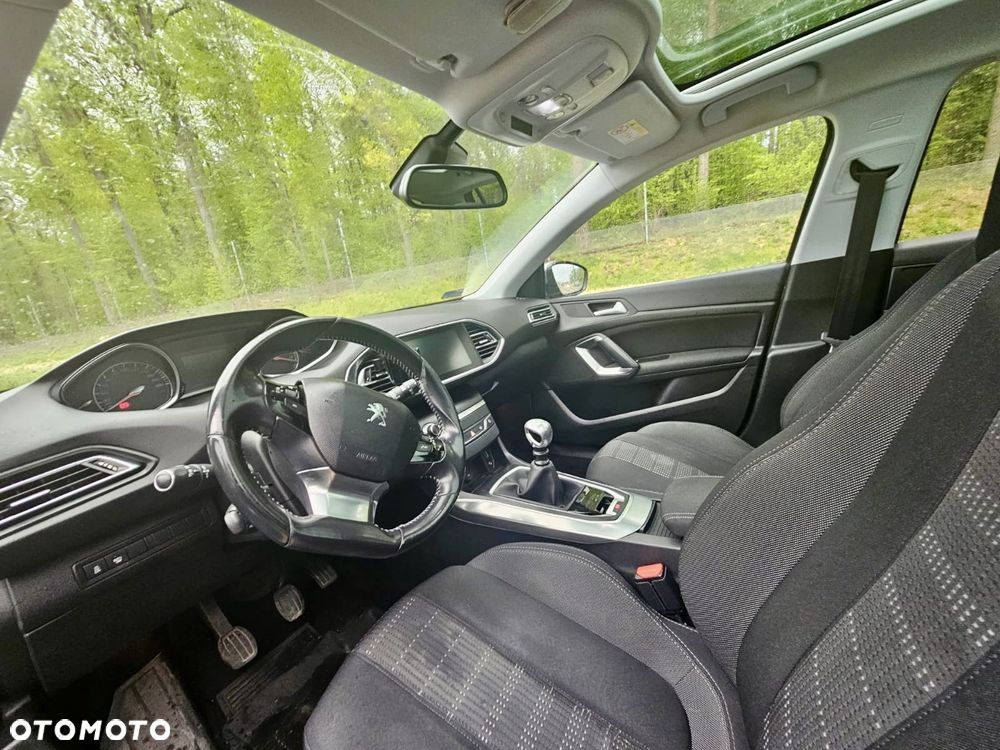 Peugeot 308 1.2 PureTech Allure S&S - 6