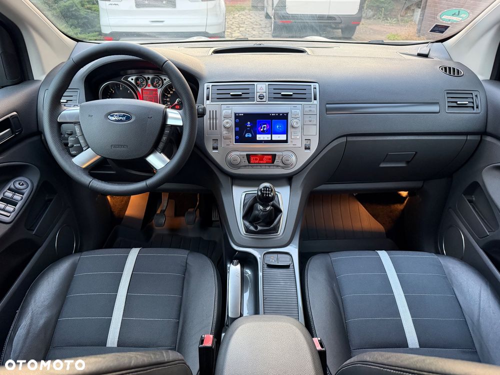 Ford Kuga - 11