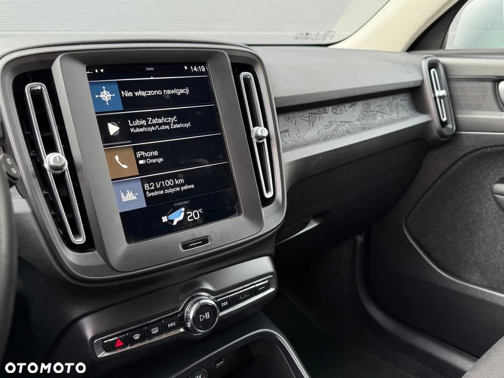 Volvo XC 40 T2 Momentum Core - 23