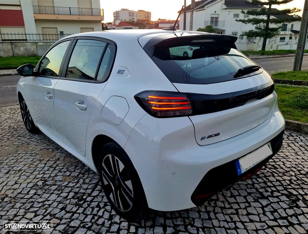 Peugeot e-208 Style - 4