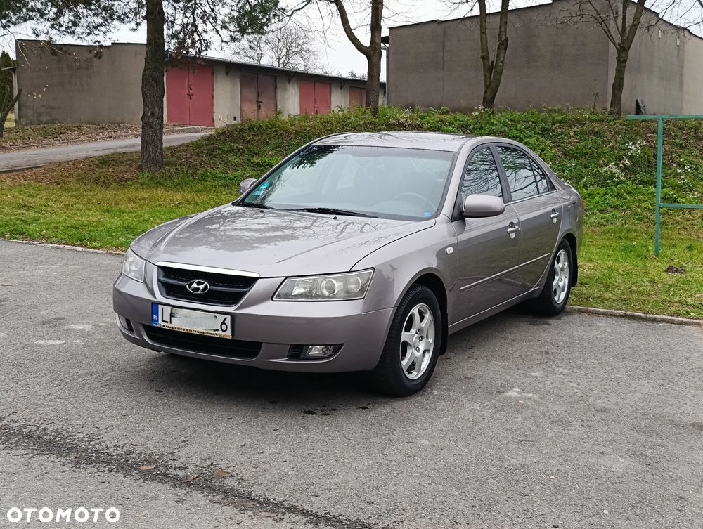 Hyundai Sonata - 1
