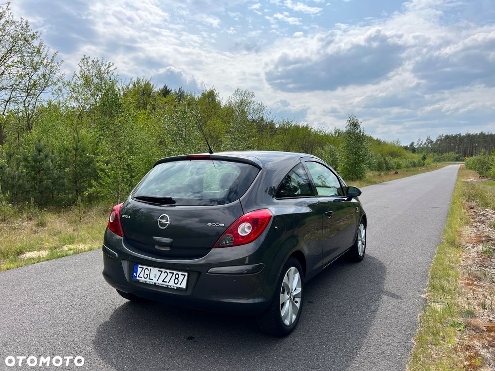Opel Corsa 1.2 16V Edition / Active - 4