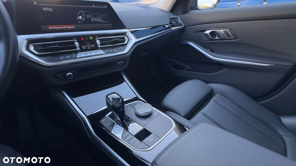 BMW Seria 3 318d Sport Line Shadow - 29