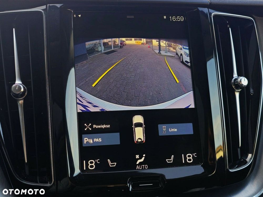 Volvo XC 60 T4 Momentum Pro - 21