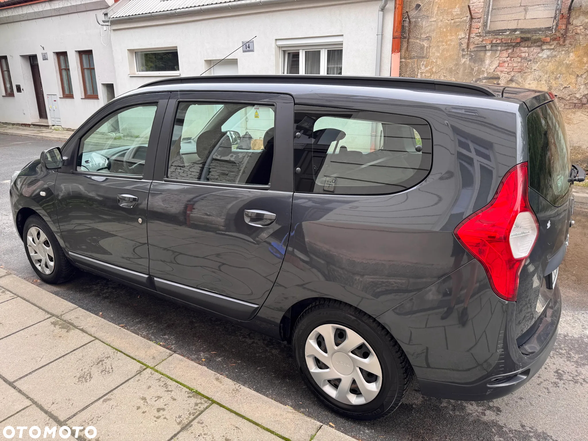 Dacia Lodgy 1.6 SCe Laureate S&S - 13