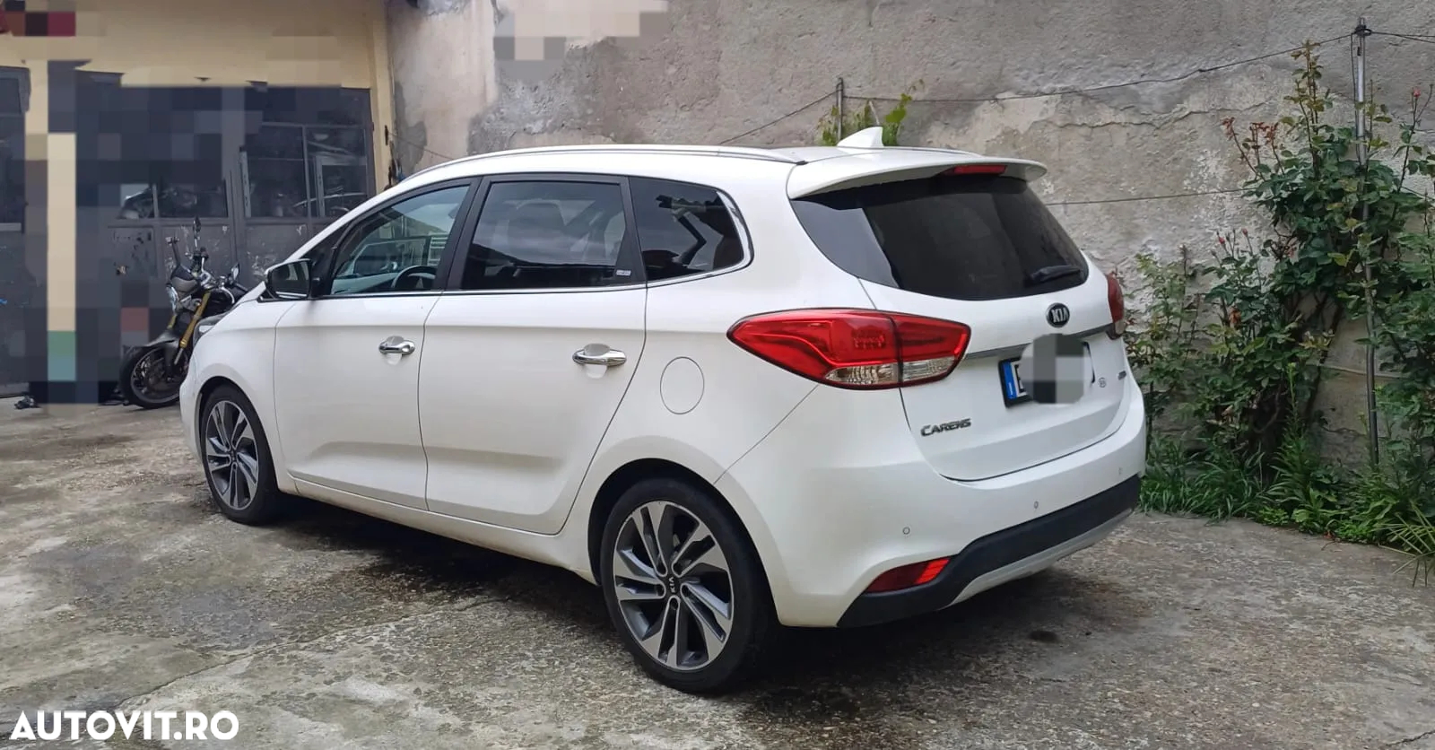 Kia Carens 1.7 CRDi 141 Aut. Dream Team Edition - 6