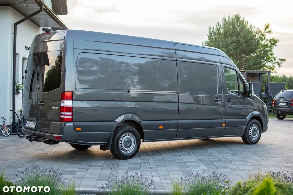 Mercedes-Benz Sprinter 319 - 10