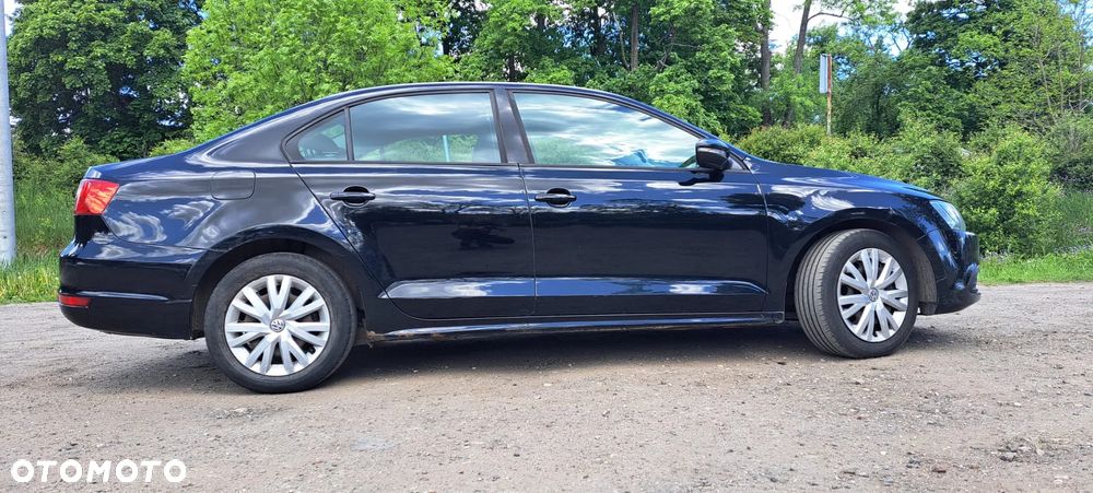 Volkswagen Jetta 1.6 TDI Comfortline - 13