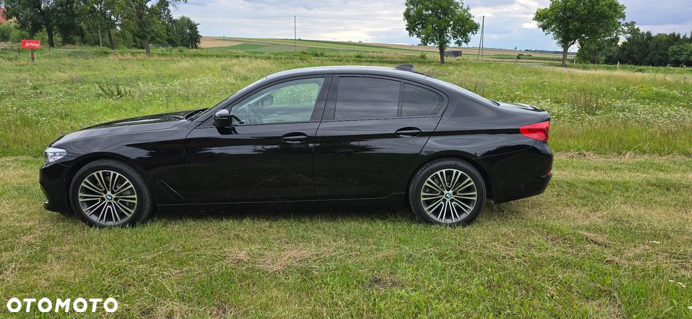 BMW Seria 5 530i GPF xDrive Sport Line sport - 2