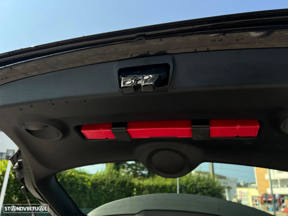 MINI 3 Portas One - 15