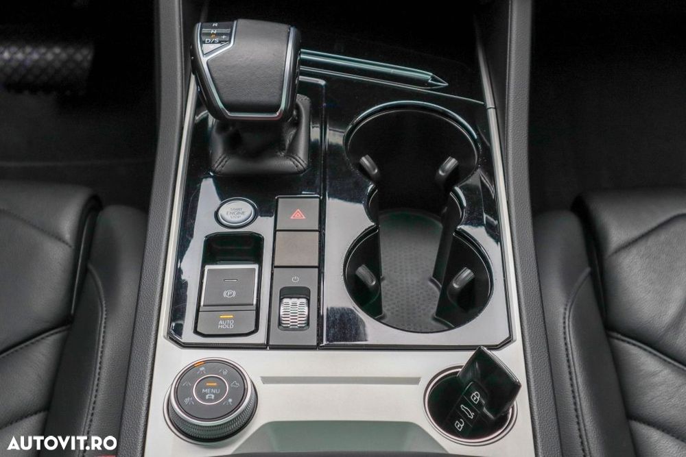 Volkswagen Touareg - 34