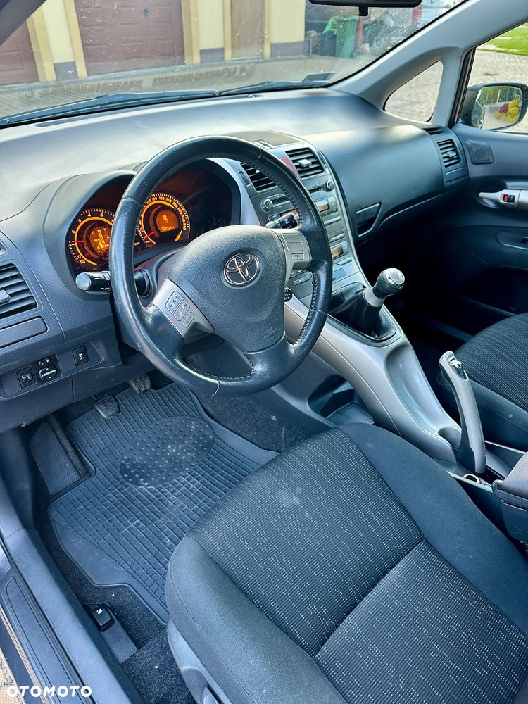 Toyota Auris 1.6 VVT-i Team - 9