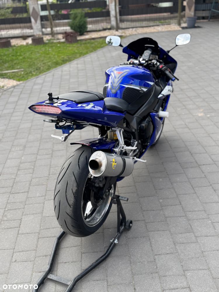 Yamaha R1 - 7