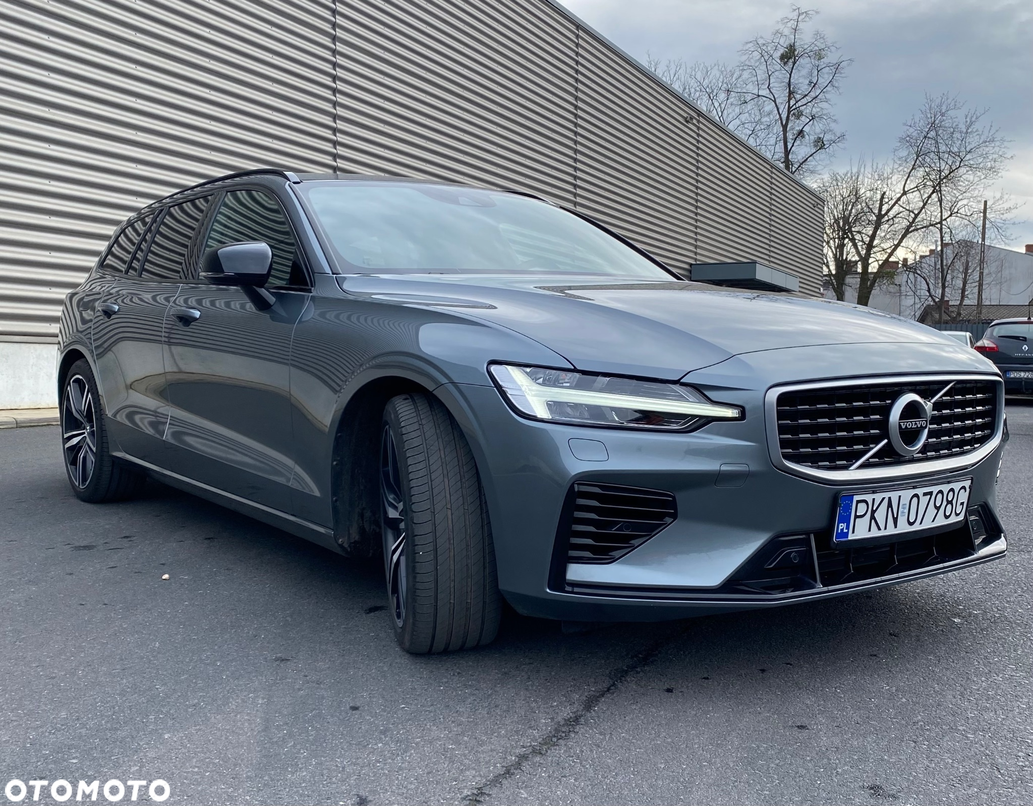 Volvo V60 T8 AWD Plug-In Hybrid R-Design - 5