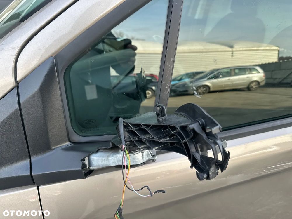 Ford TRANSIT CONNECT - 17