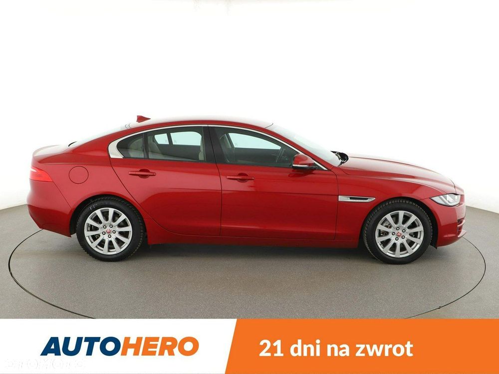 Jaguar XE - 9