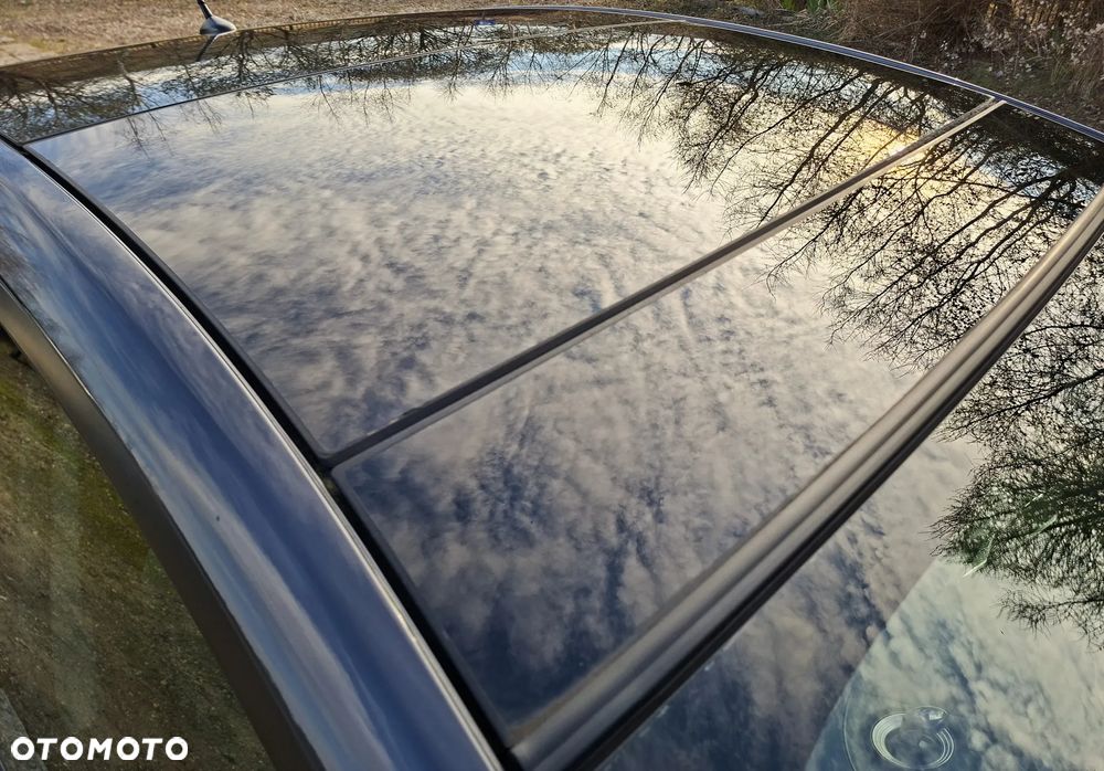 Toyota Prius (Hybrid) Life - 16