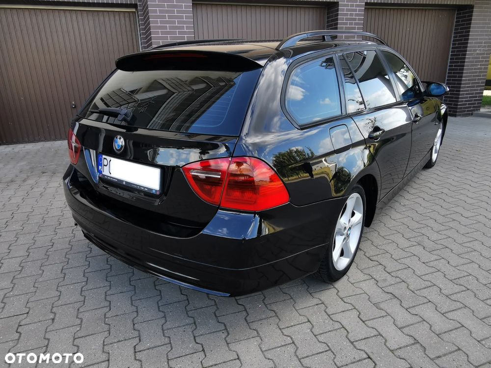 BMW Seria 3 318d - 32