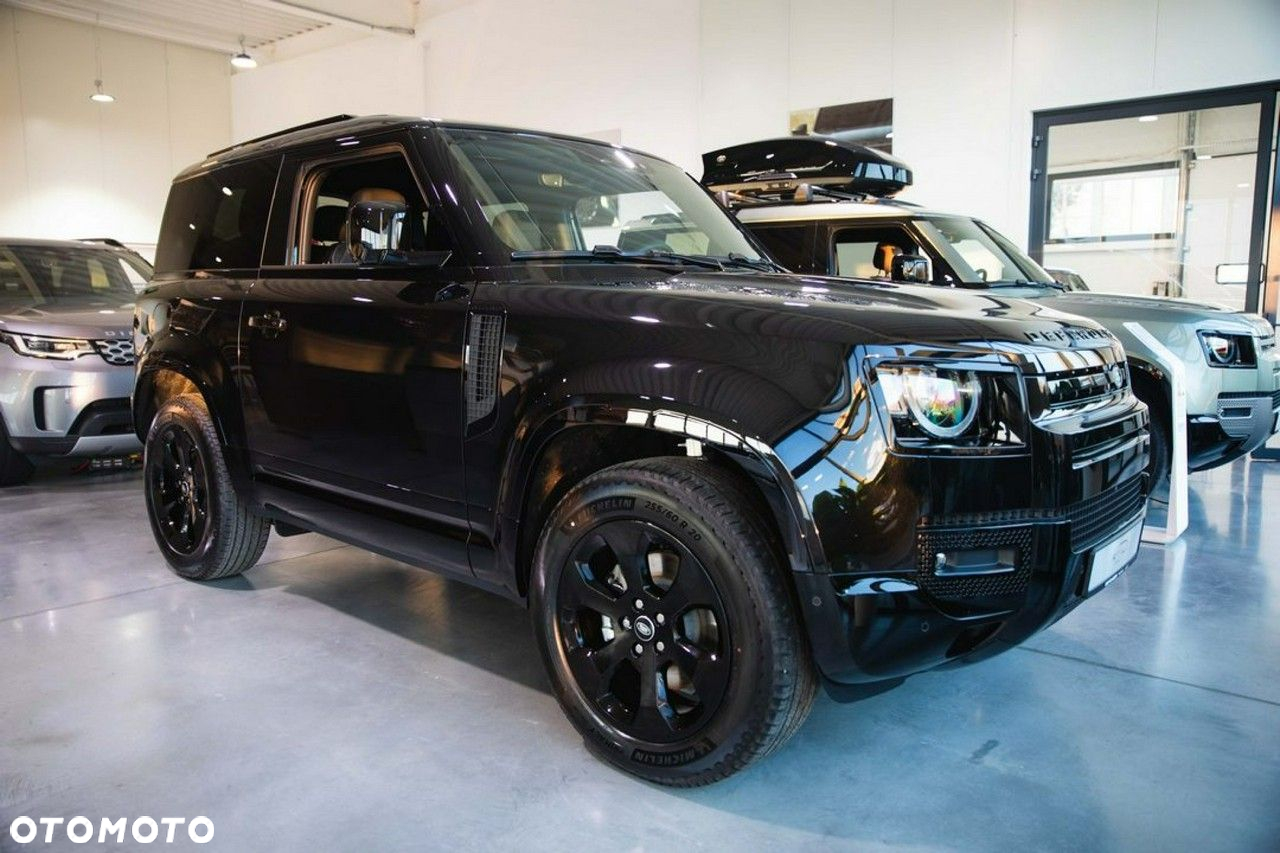 Land Rover Defender - 3